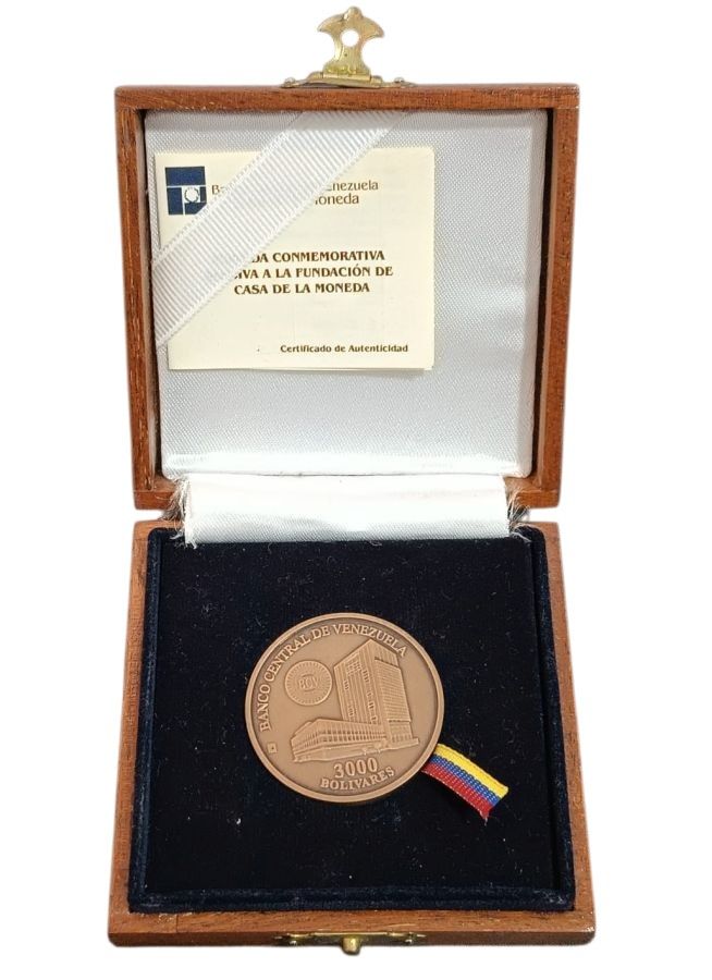 Moneda conmemorativa 2001
