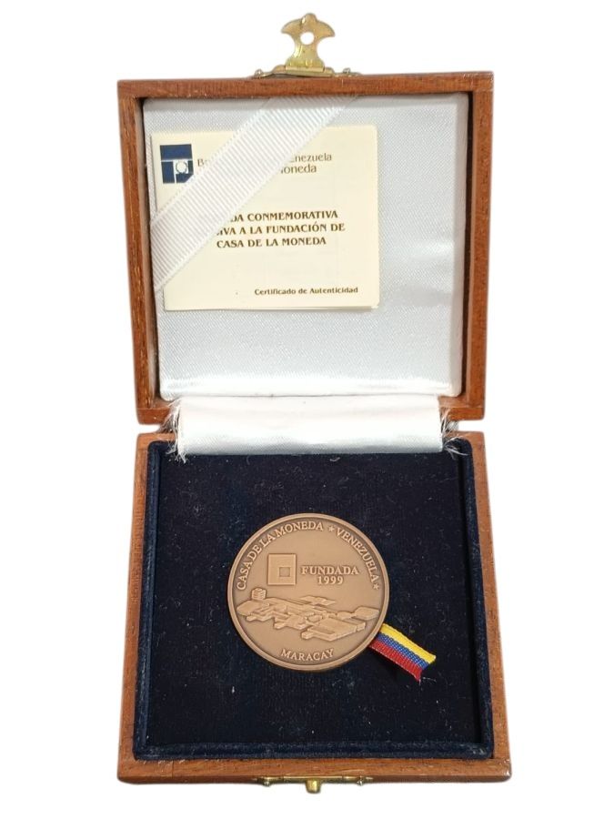 Moneda conmemorativa 2001