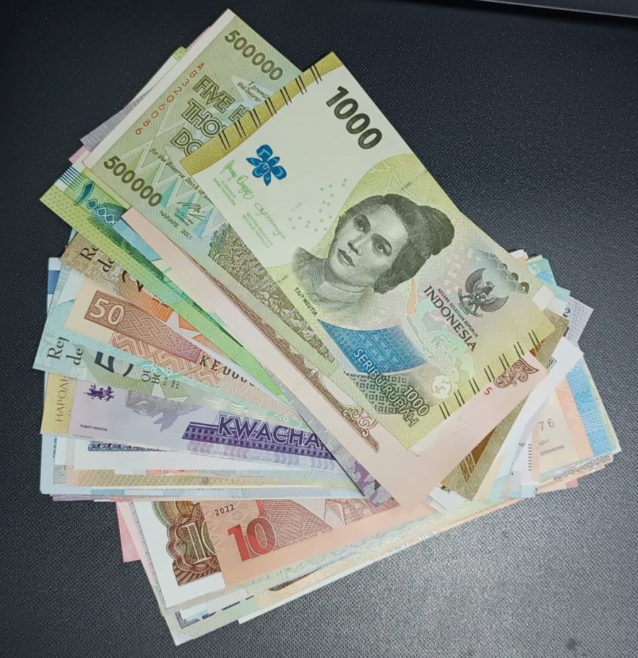 100 Billetes del Mundo UNC
